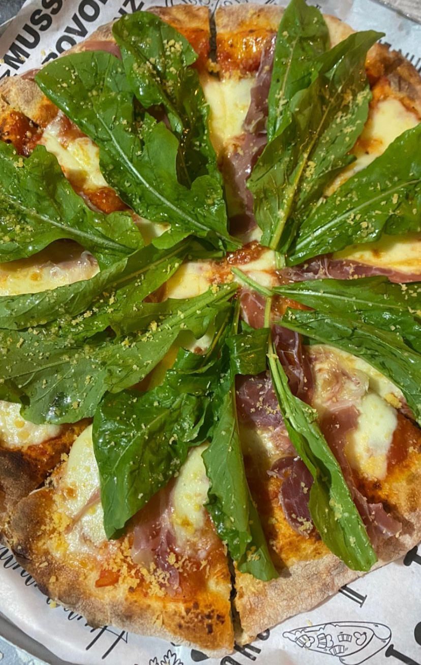 Isola Bella Pizzaria Napoletana & Burger — foto 6